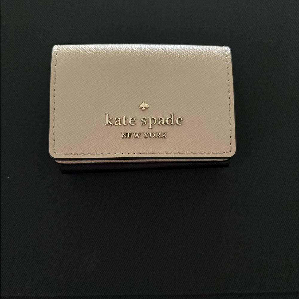 LIKE NEW Kate Spade Cream Card Holder
